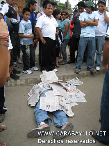 Asaltante muerto de un certero balazo. Foto: Carlos Santana Aguilar.