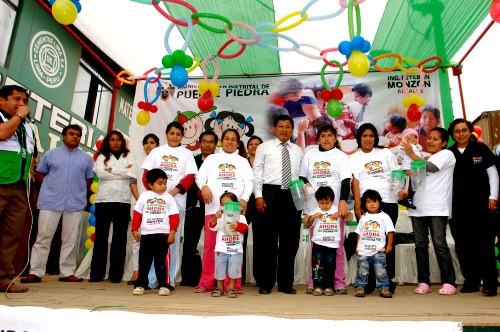 Alcalde Esteban Monzón y el programa social 'Aliméntate Ahora Puente Piedra' el Las Lomas de Zapallal.